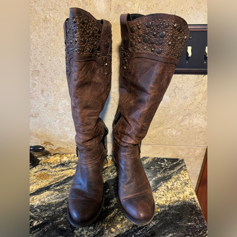 Black Star Cowboy Boots